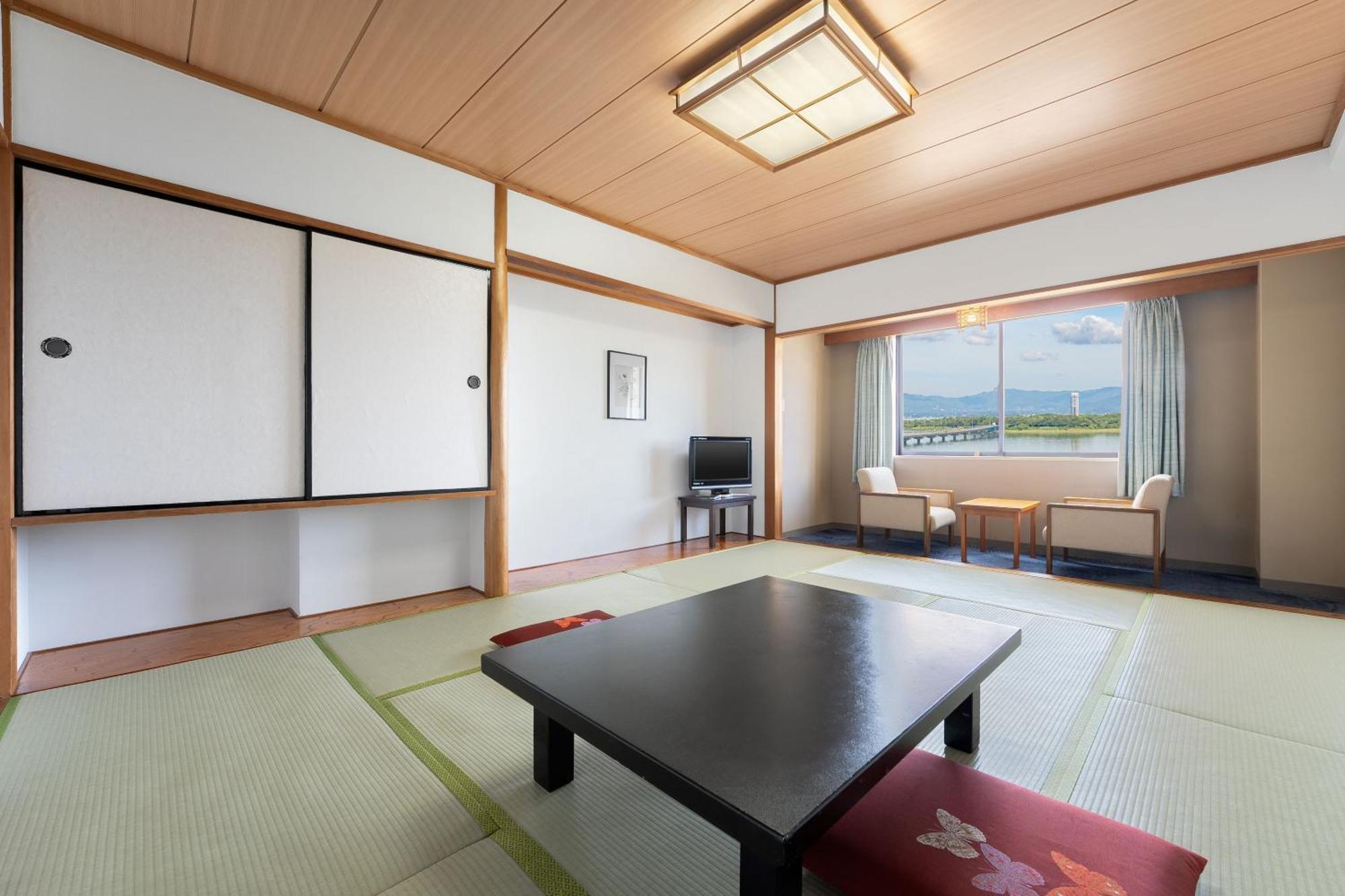 Grand Mercure Lake Hamana Resort & Spa Hamamatsu Room photo